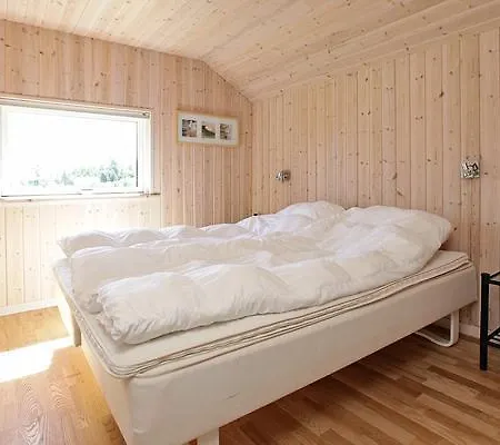 Four-bedroom Holiday In 9 Casa vacanze Rødby