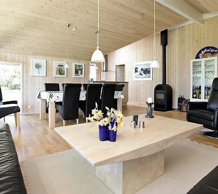 Four-bedroom Holiday In 9 * Rødby